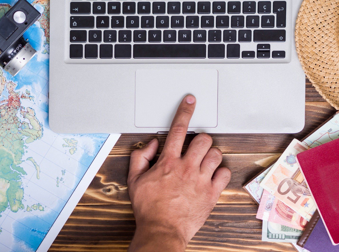 What Are the Benefits of Using a Roshan Digital Account Abroad