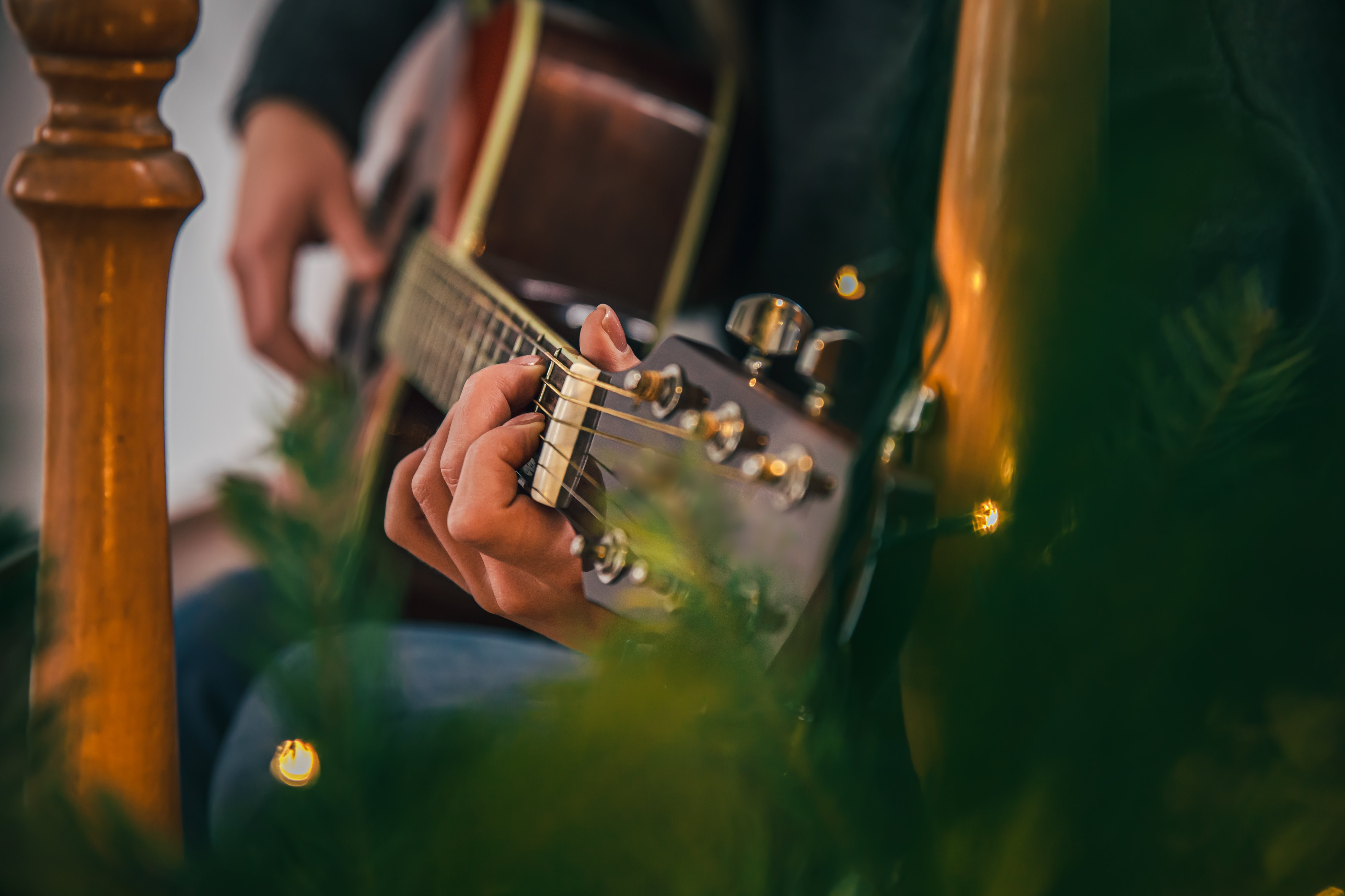 close-up-female-hands-playing-guitar.jpg